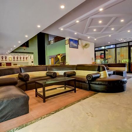 Oyo 18814 Hotel Maya International Jaipur Buitenkant foto