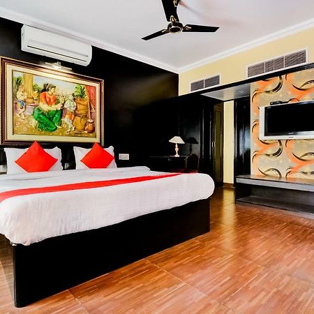 Oyo 18814 Hotel Maya International Jaipur Buitenkant foto