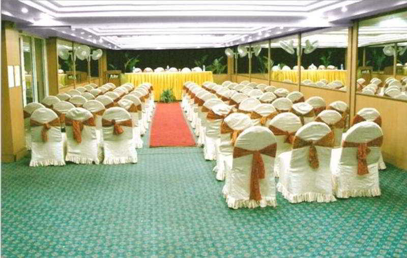 Oyo 18814 Hotel Maya International Jaipur Buitenkant foto