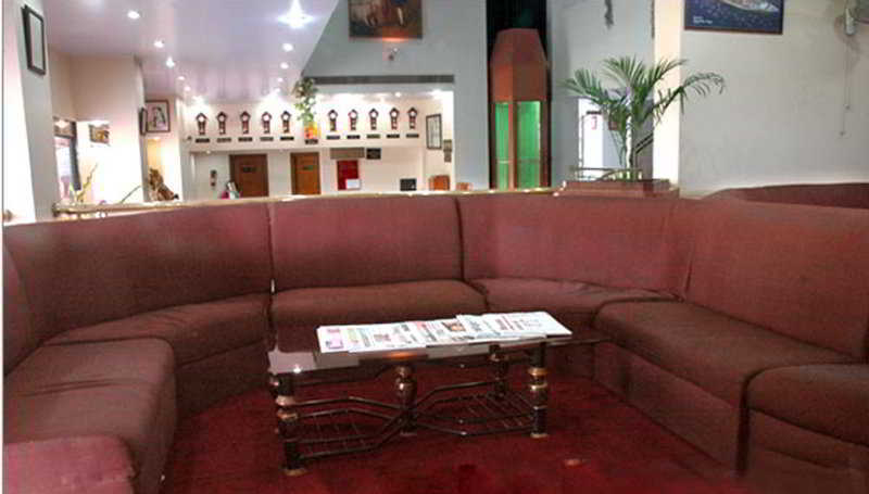 Oyo 18814 Hotel Maya International Jaipur Buitenkant foto