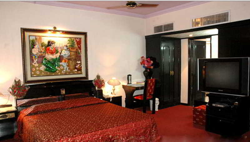 Oyo 18814 Hotel Maya International Jaipur Buitenkant foto