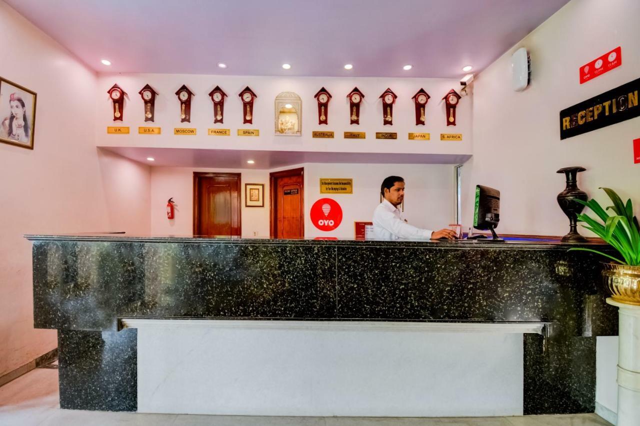 Oyo 18814 Hotel Maya International Jaipur Buitenkant foto