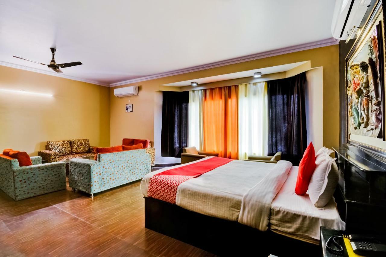 Oyo 18814 Hotel Maya International Jaipur Buitenkant foto