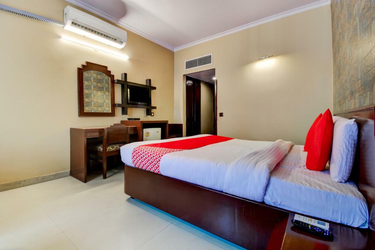 Oyo 18814 Hotel Maya International Jaipur Buitenkant foto