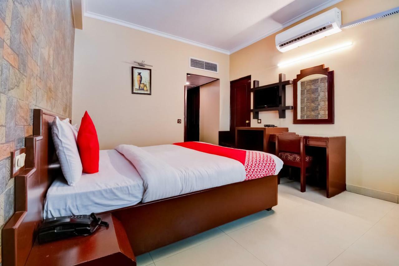 Oyo 18814 Hotel Maya International Jaipur Buitenkant foto