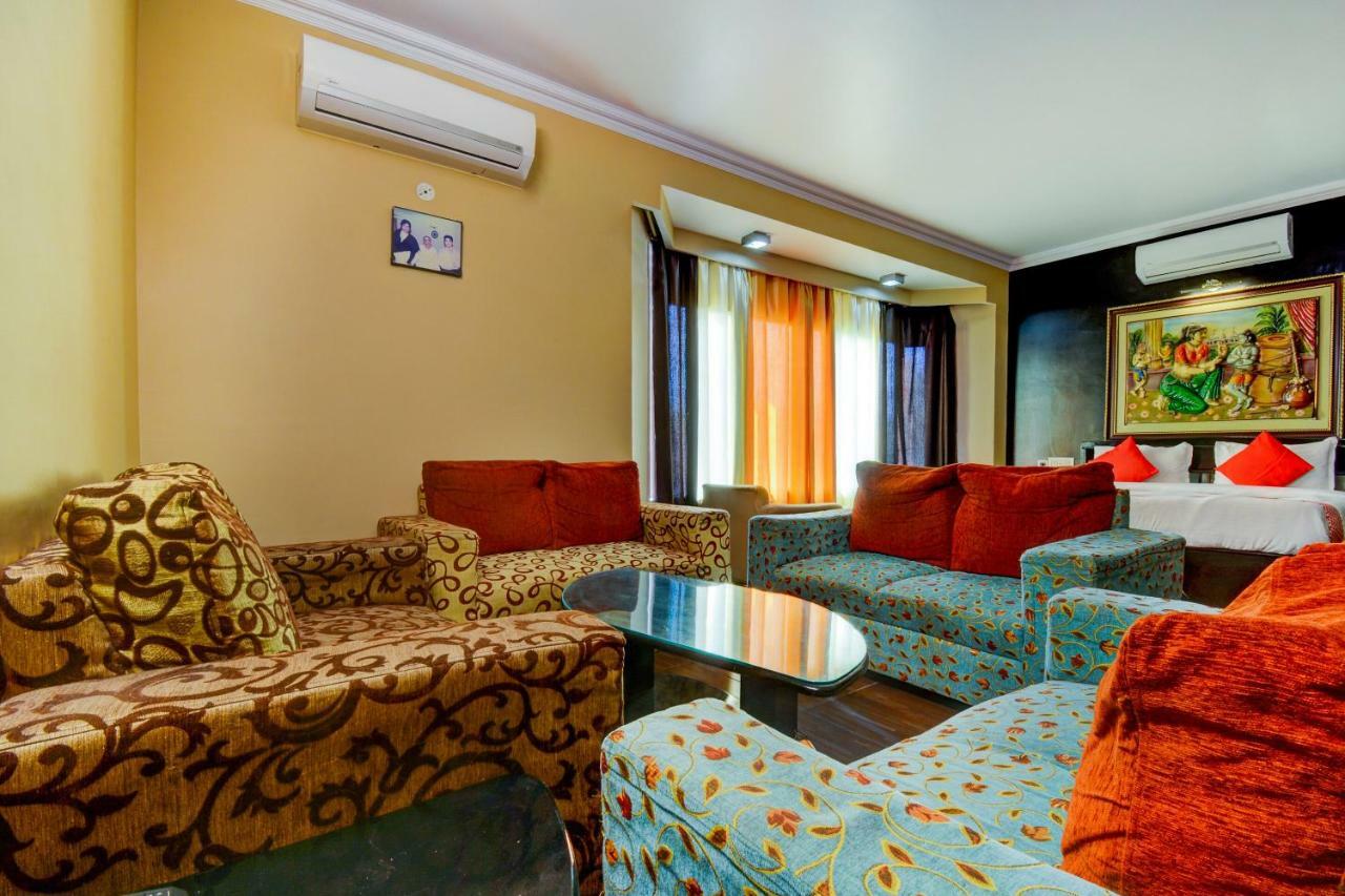 Oyo 18814 Hotel Maya International Jaipur Buitenkant foto