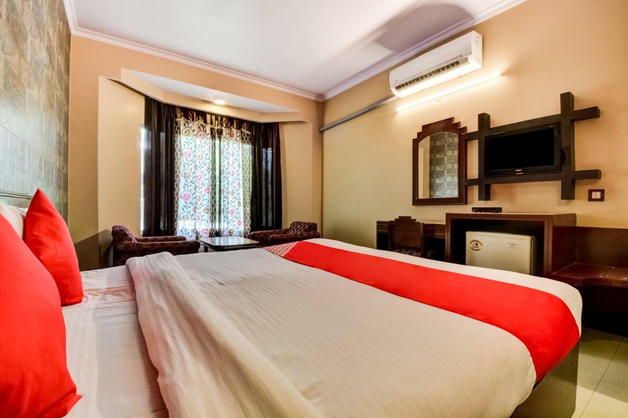 Oyo 18814 Hotel Maya International Jaipur Buitenkant foto