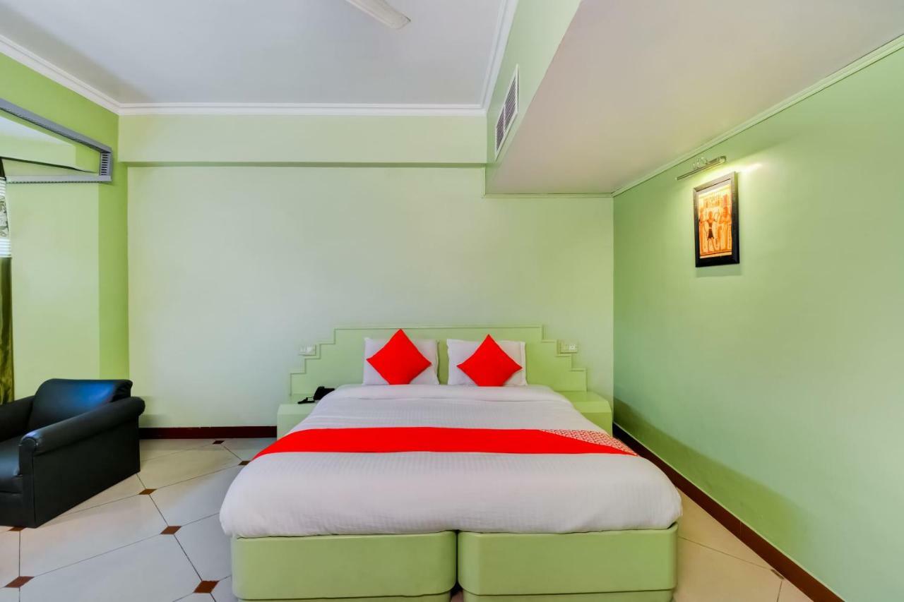 Oyo 18814 Hotel Maya International Jaipur Buitenkant foto